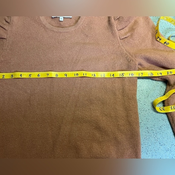 LARK & RO Soft Tan puff sleeve sweater size M - Picture 12 of 13